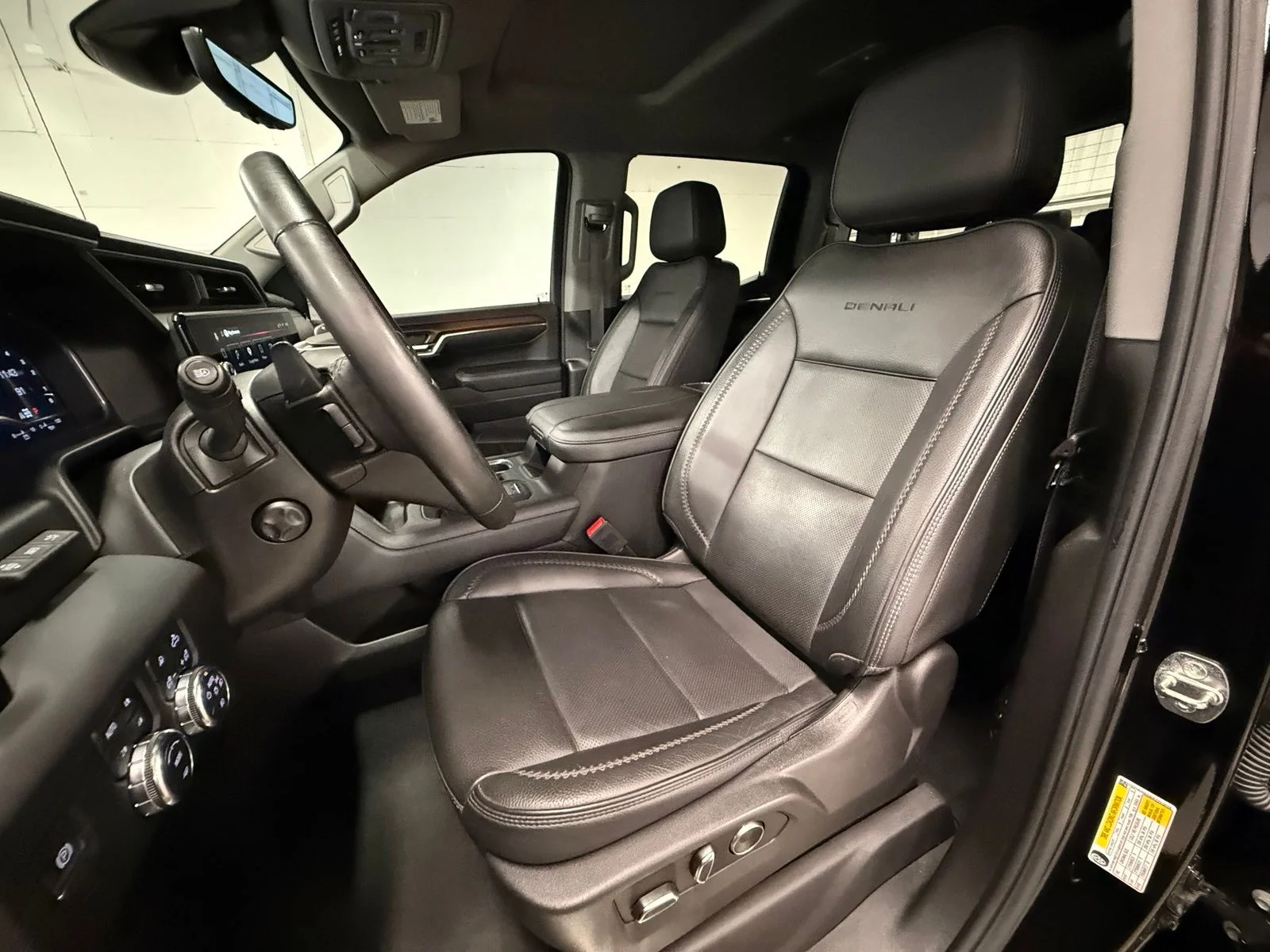 Used 2024 Black GMC Denali image 18