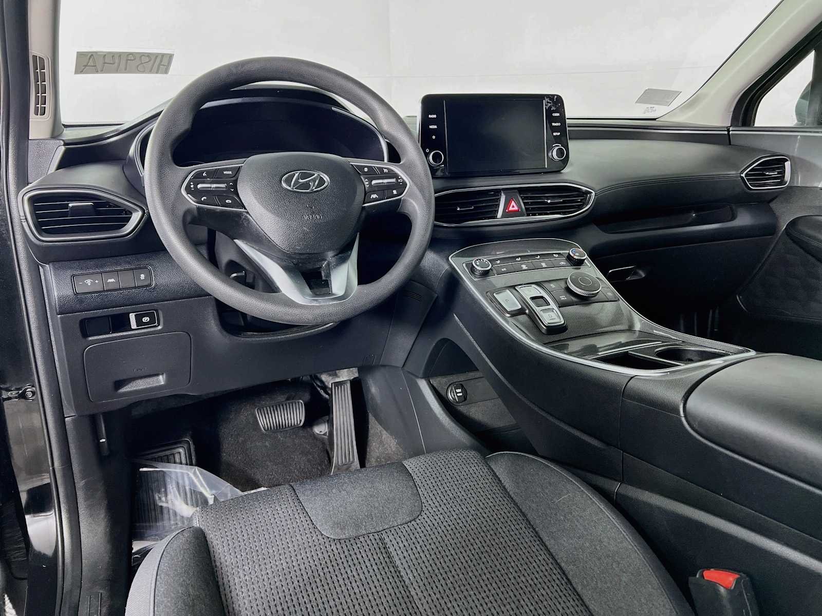 Used 2023 Twilight Black Hyundai SE image 9