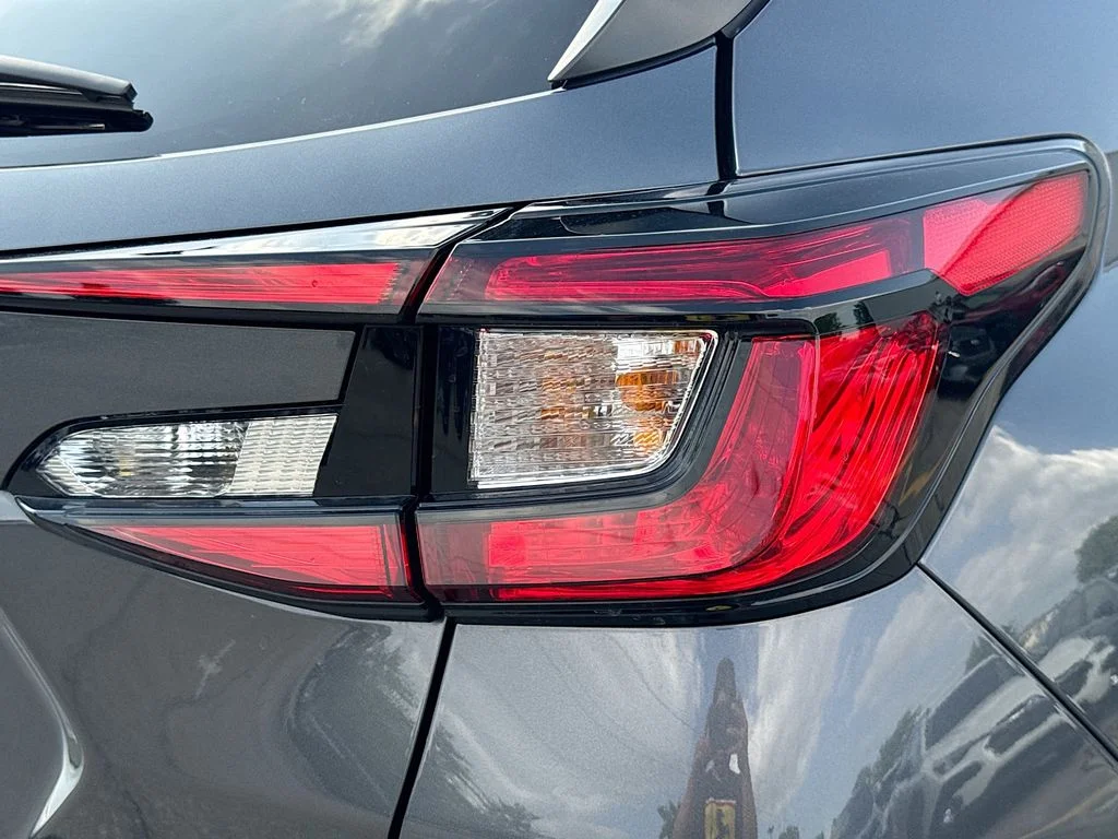 New 2026 MAGNETITE GRAY PEARL Subaru Base image 30