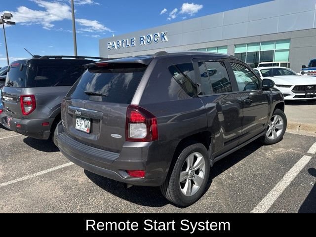 Used 2015 Granite Crystal Clearcoat Metallic Jeep Latitude image 4