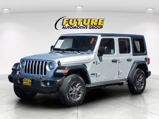 Used 2024 Silver Jeep Sport S image 5
