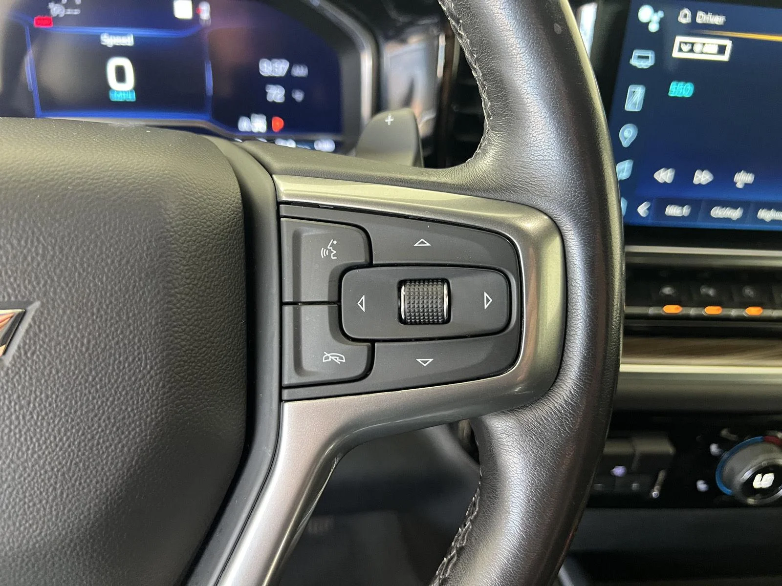 Used 2022 SILVER ICE METALLIC Chevrolet RST image 13