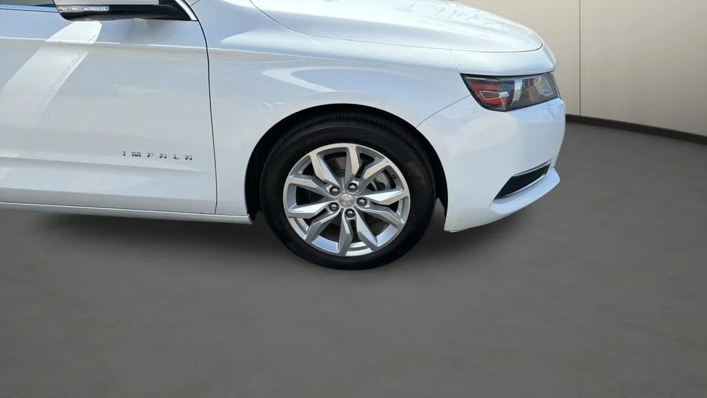Used 2017 White Chevrolet LT image 32