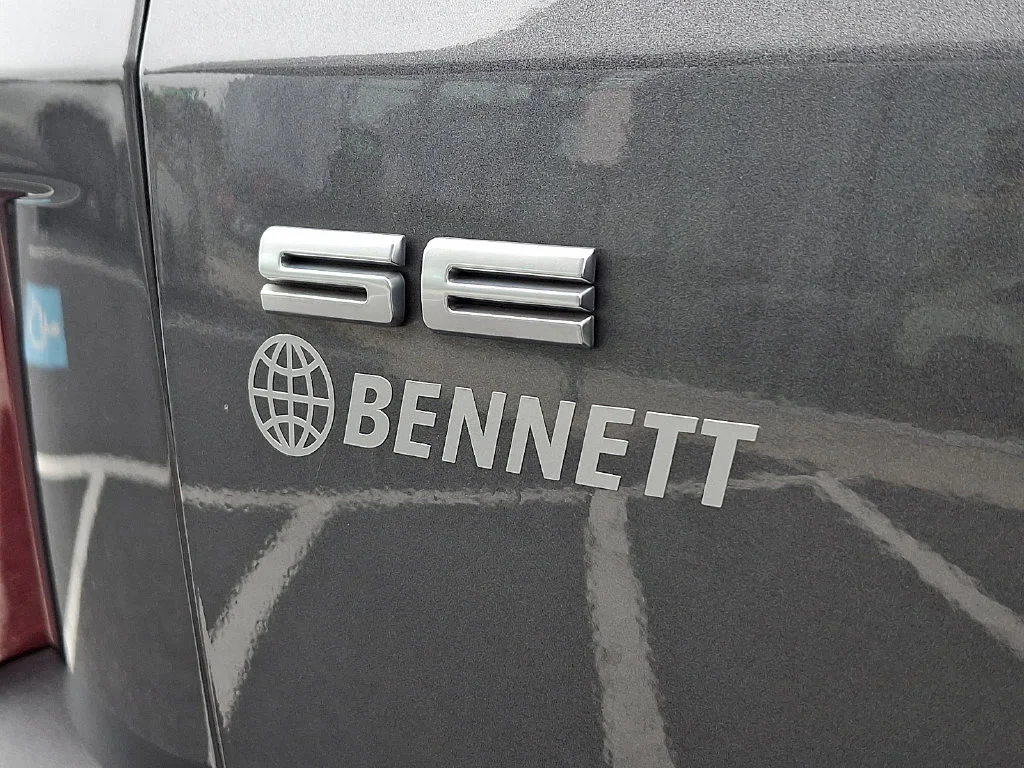 Used 2022 Gray Ford SE image 29