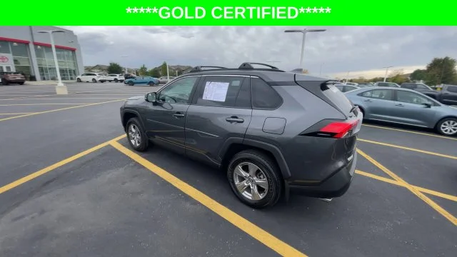 2025 Toyota RAV4 XLE - Photo 8