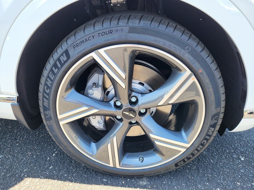 New 2026 White Genesis 2.5T PRESTIGE image 15