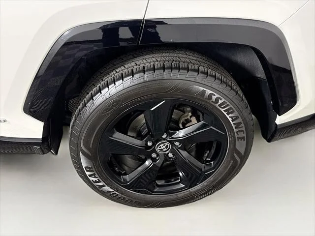 Certified Used 2020 BLIZZARD PEARL/MIDNI Toyota  image 12