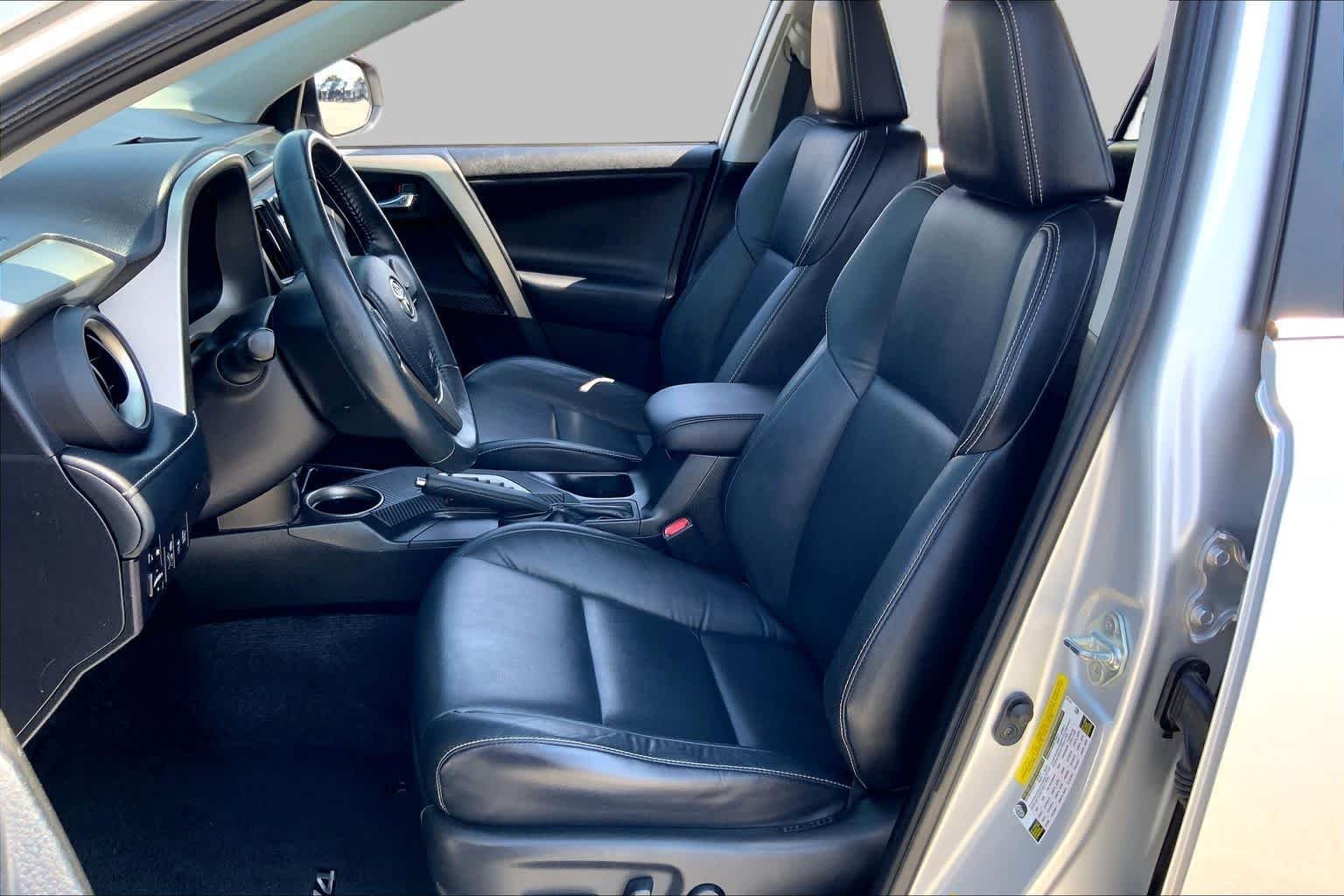 Used 2015 Classic Silver Metallic Toyota Limited image 8