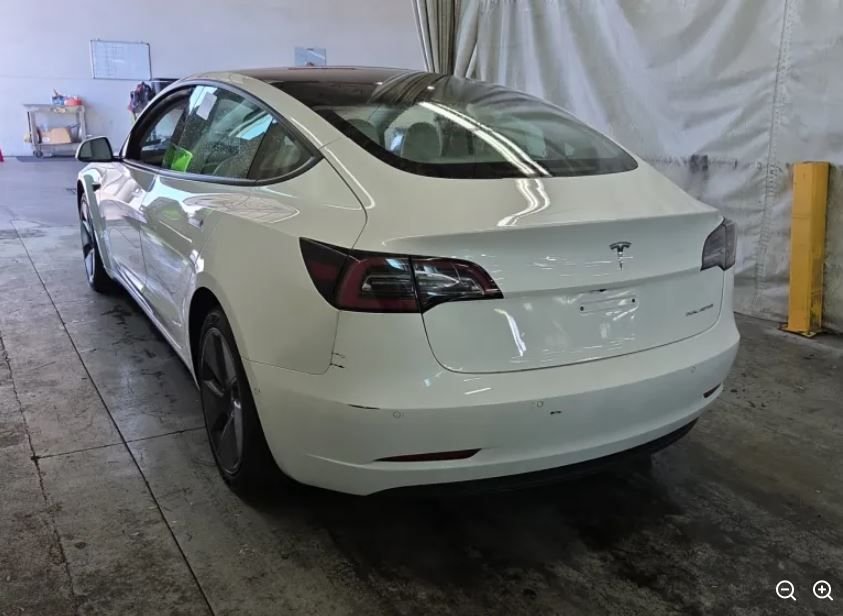 Used 2022 White Tesla Long Range image 2