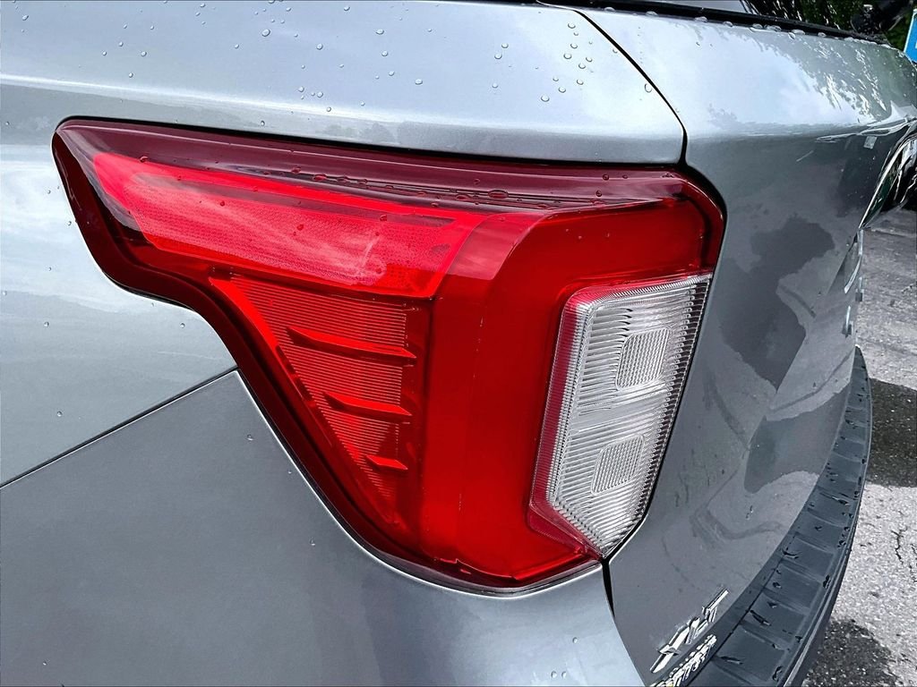 Used 2022 Silver Metallic Ford XLT image 35