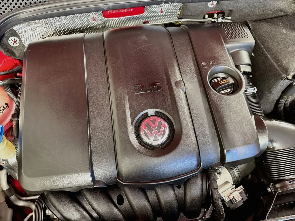 Used 2012 Red Volkswagen 2.5L image 36
