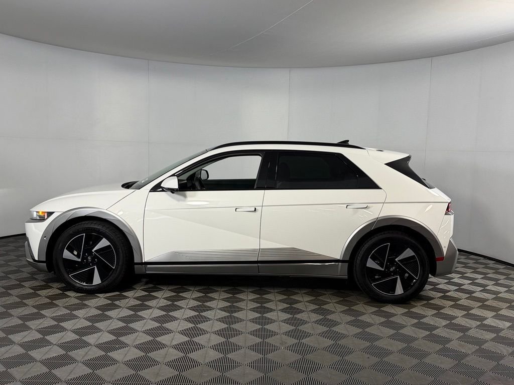 Used 2025 White Hyundai Limited image 10