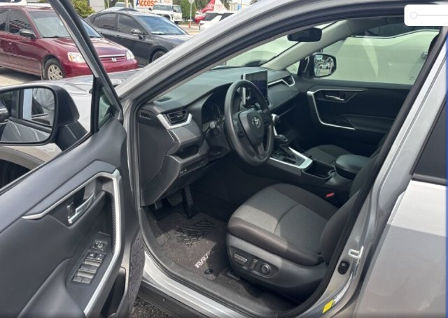 Used 2023 Silver Toyota XLE image 3