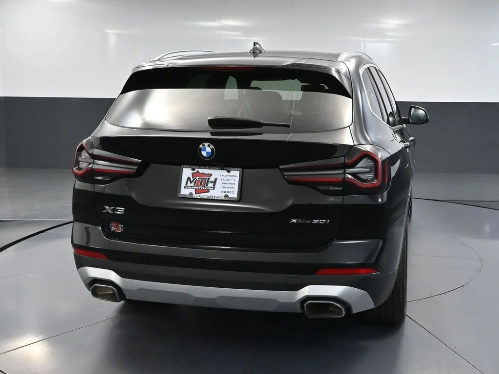 Used 2023 Black BMW xDrive30i image 7