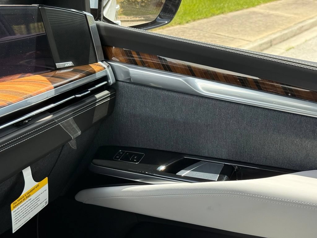 New 2026 Vibrant White Tricoat Cadillac Platinum Sport image 34