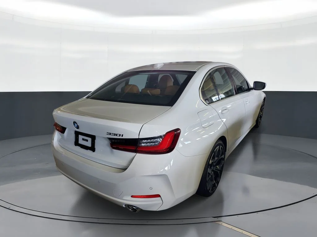 Used 2026 White BMW 330i image 3