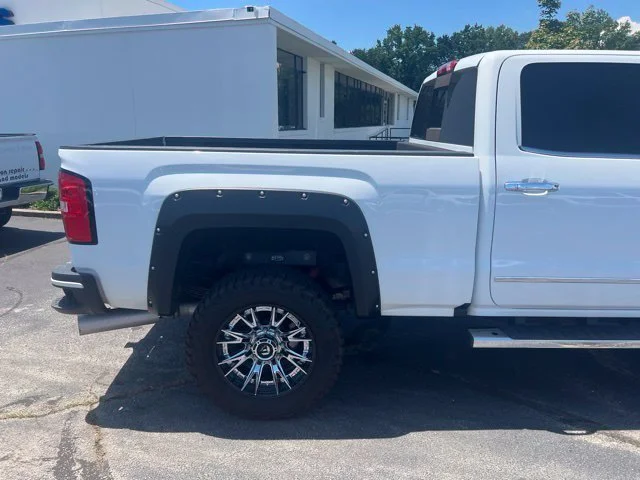Used 2017 SUMMIT WHITE GMC Denali image 4