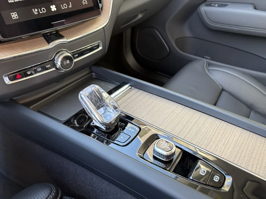 New 2026 Crystal White Volvo Ultra image 22