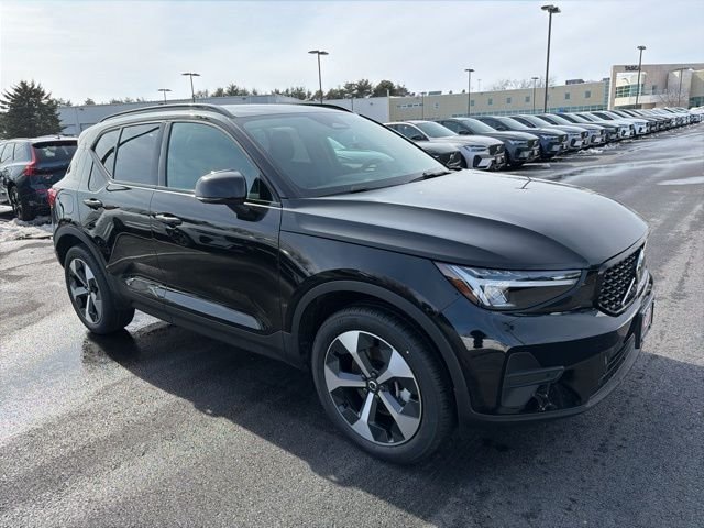 2026 Volvo XC40 B5 Core Dark AWD's photo