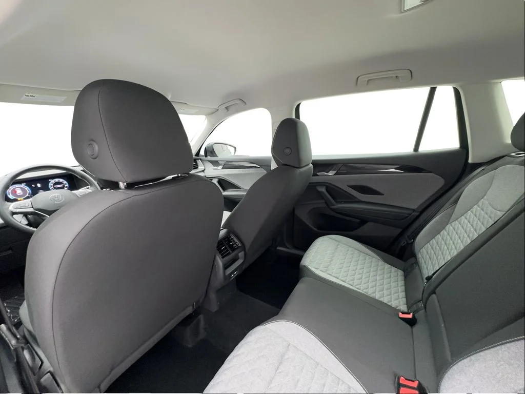Used 2025 Gray Volkswagen 2.0T S image 23