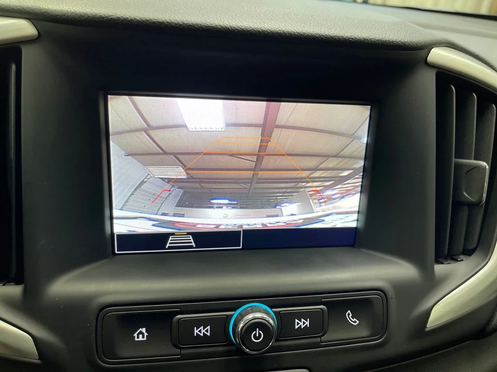 Used 2024 White GMC SLE image 24