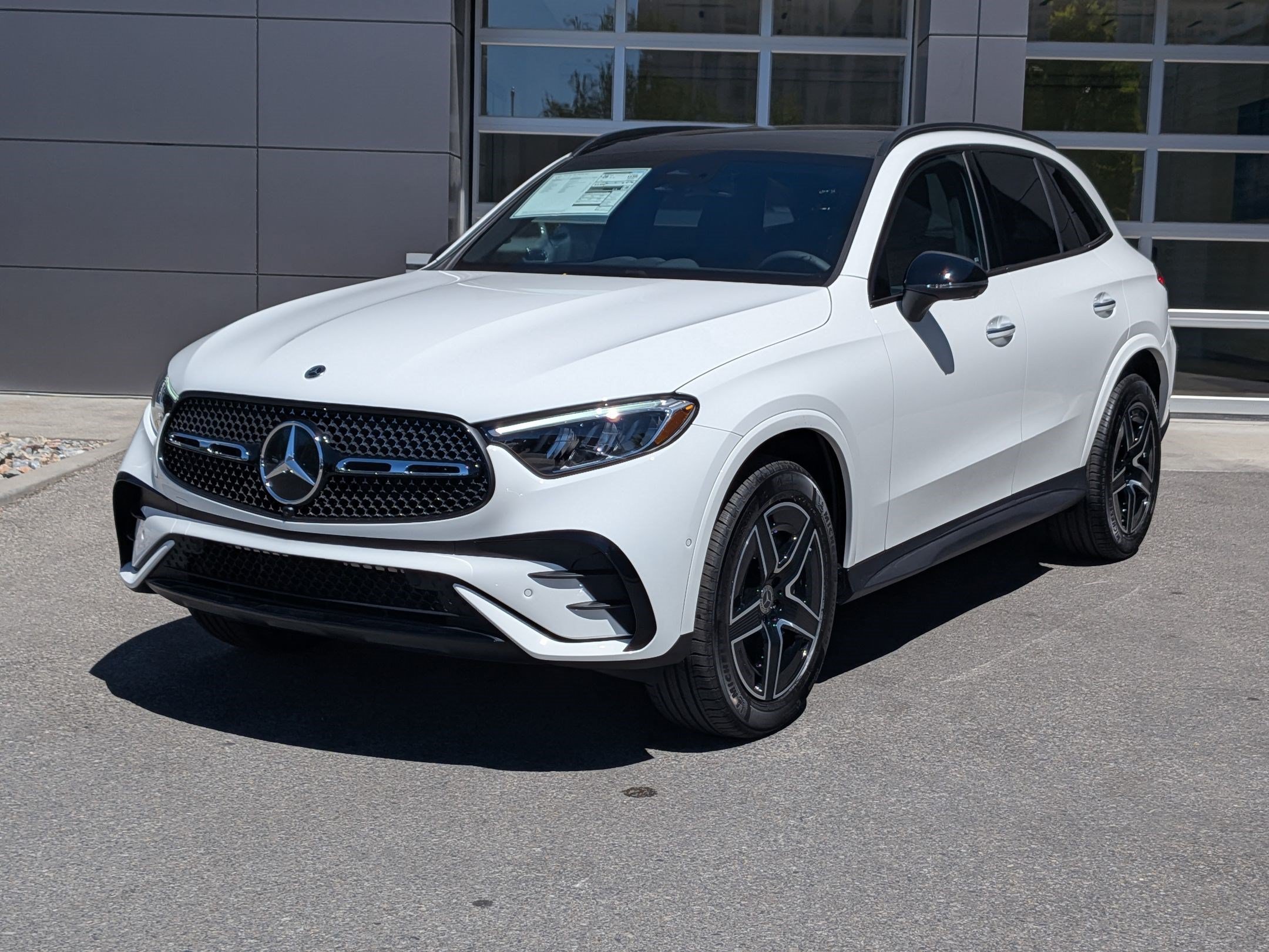 New 2026 Polar White Mercedes-Benz GLC 300 image 24