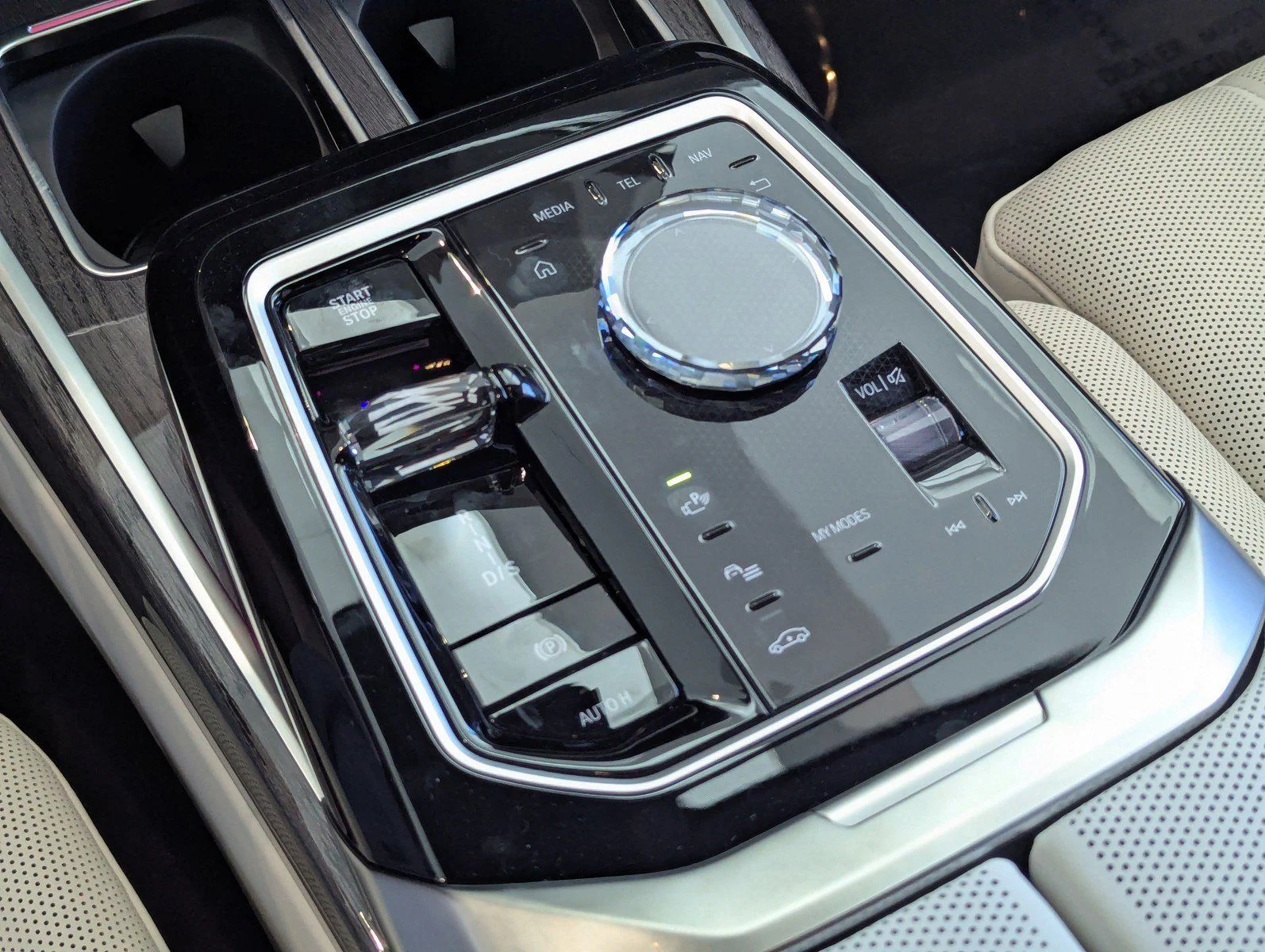 New 2026 Dravit Grey Metallic BMW 760i xDrive image 22