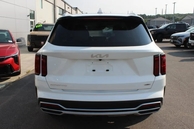 Used 2023 White Kia SX Prestige image 33
