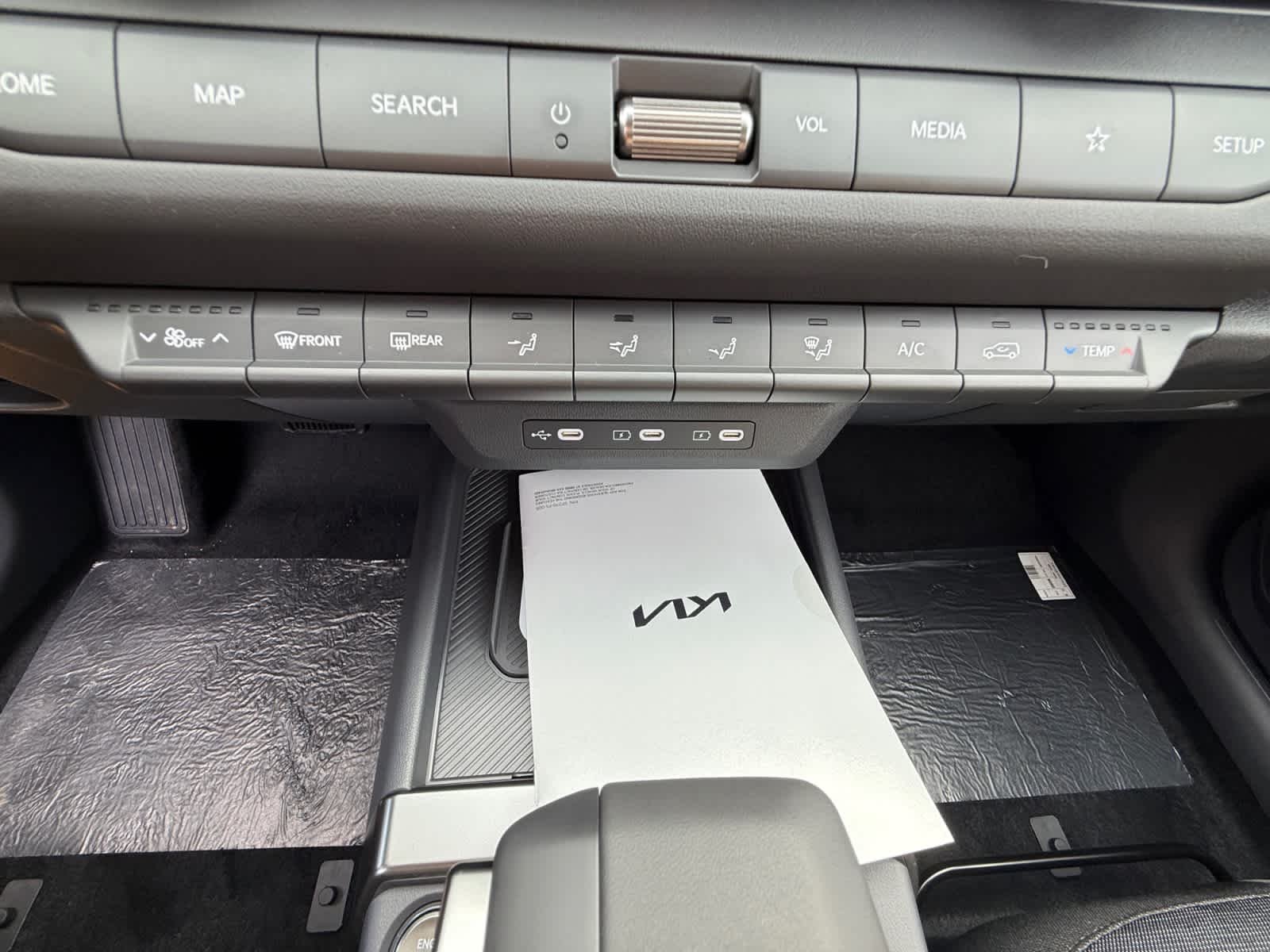 New 2027 Snow White Pearl Kia S image 16