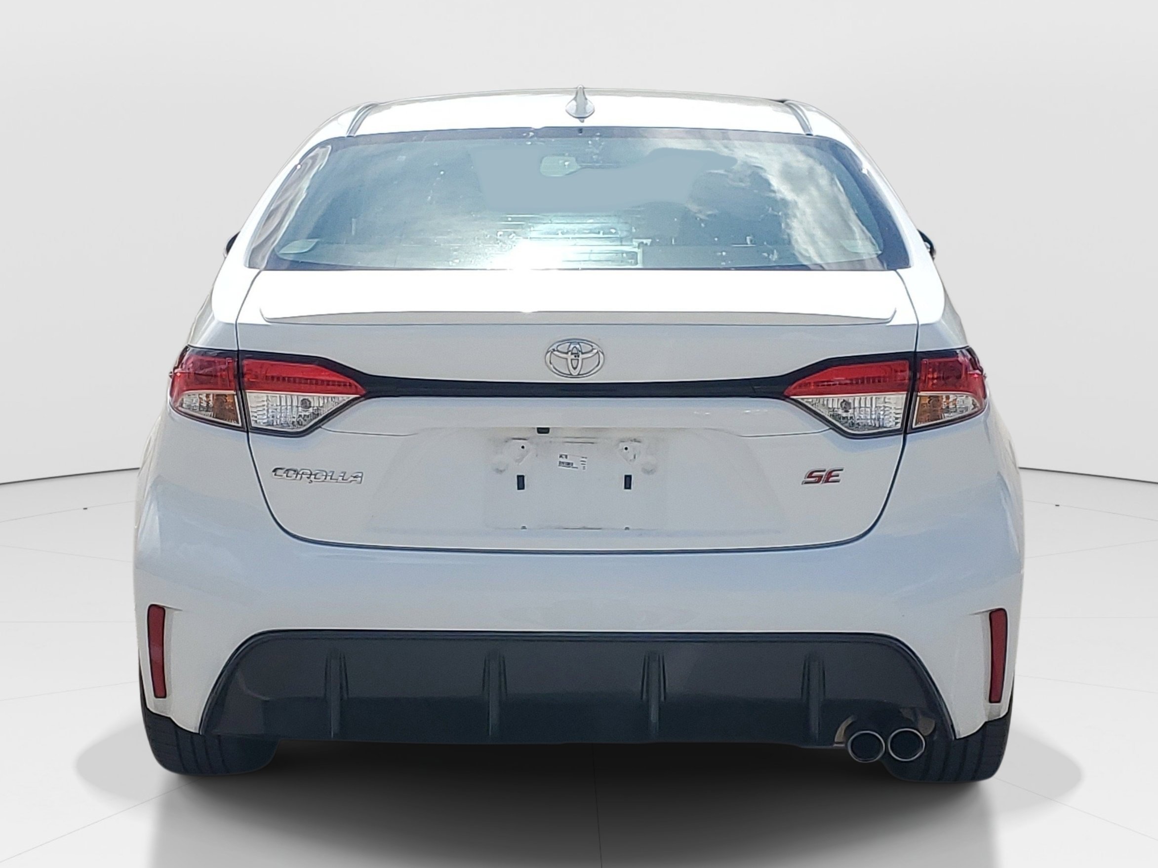 Certified Used 2024 Ice Toyota SE image 4
