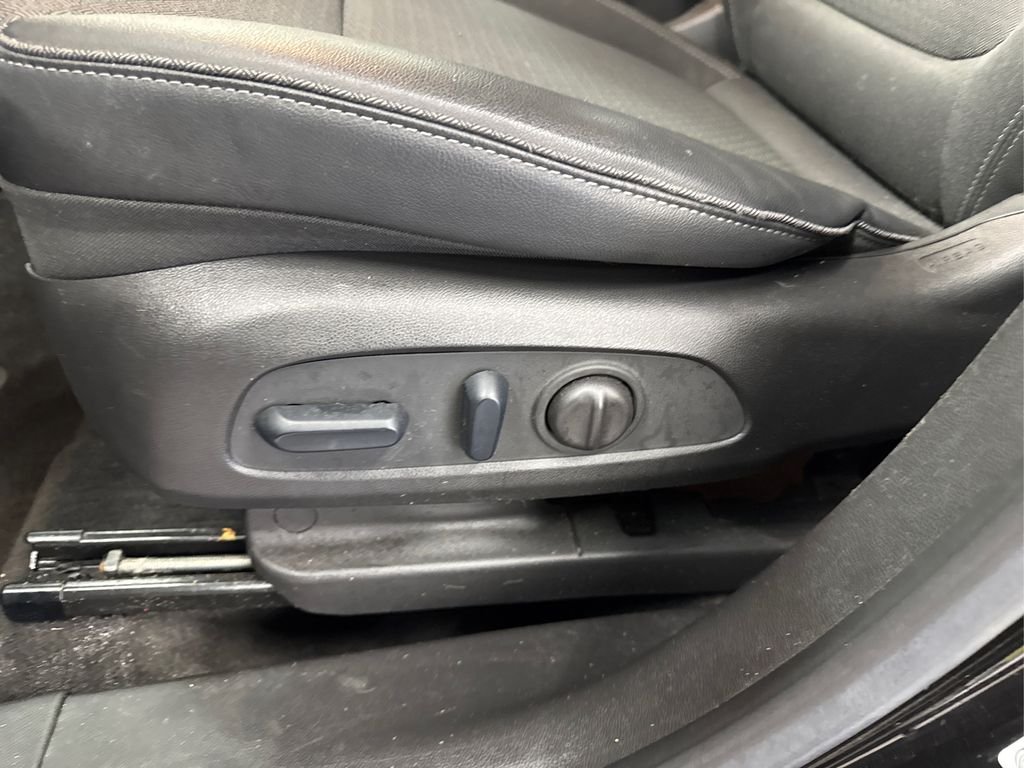 Used 2023 Black Buick Select image 35