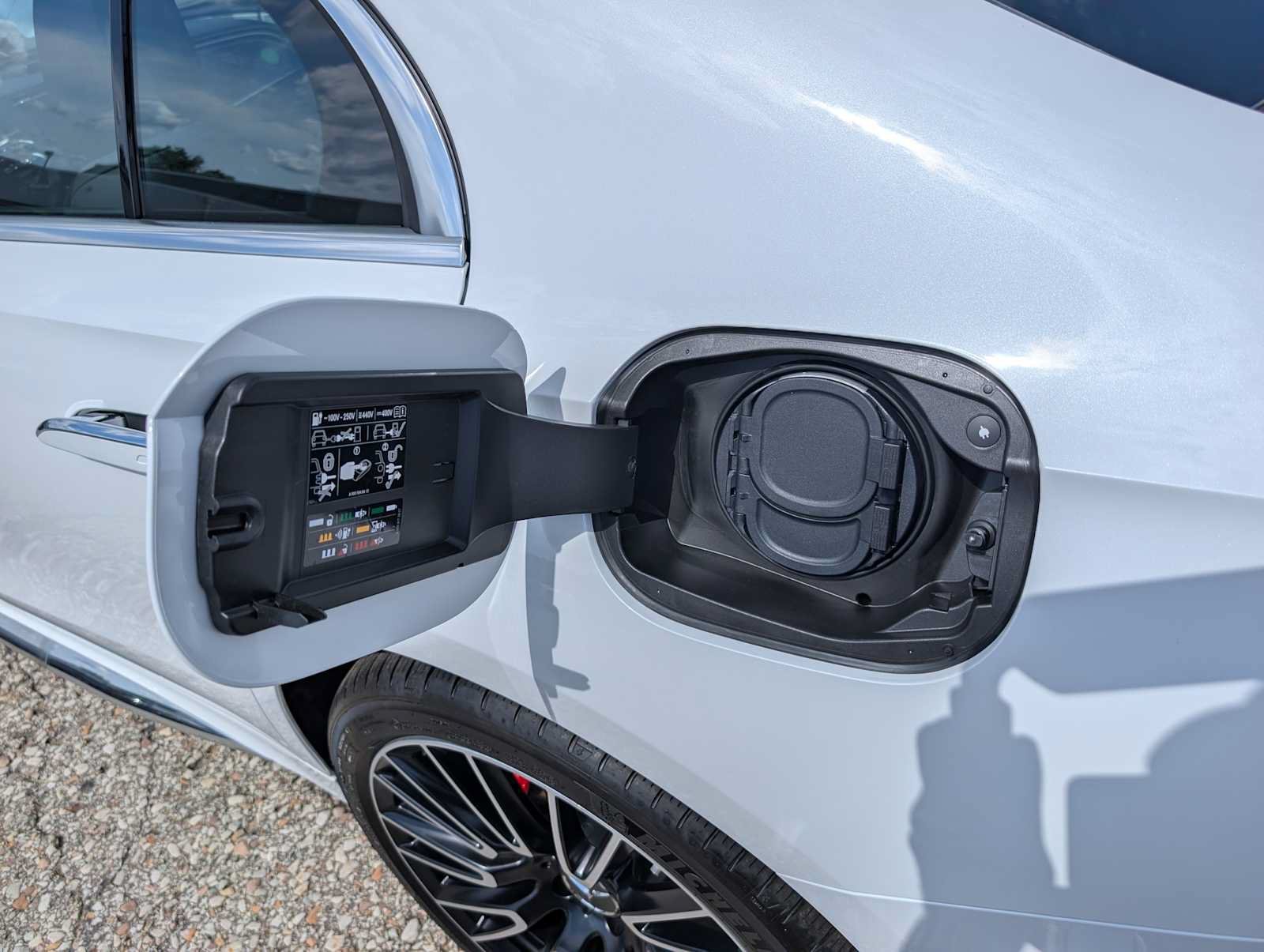 New 2027 MANUFAKTUR Moonlight White Metallic Mercedes-Benz AMG® E 53 Hybrid Sedan image 8