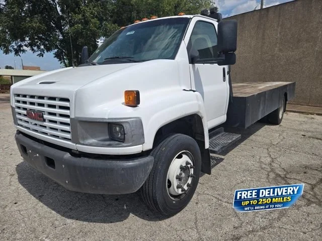 Used 2005 Summit White GMC  image 1