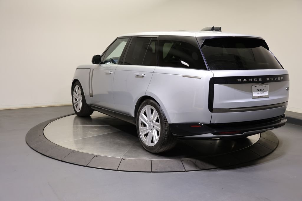 Certified Used 2023 Hakuba Silver Metallic Land Rover SE image 3