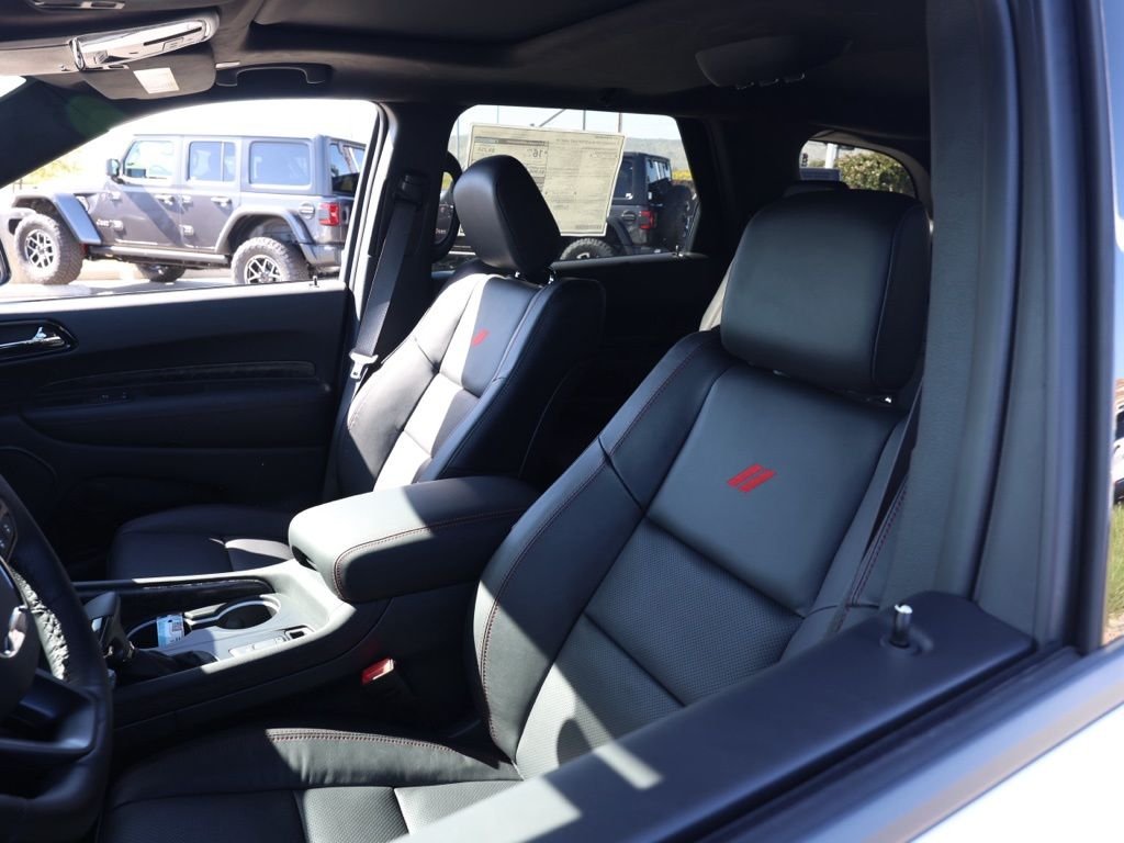 New 2026 White Knuckle Clear-Coat Exterior Paint Dodge GT Premium HEMI V8 image 14