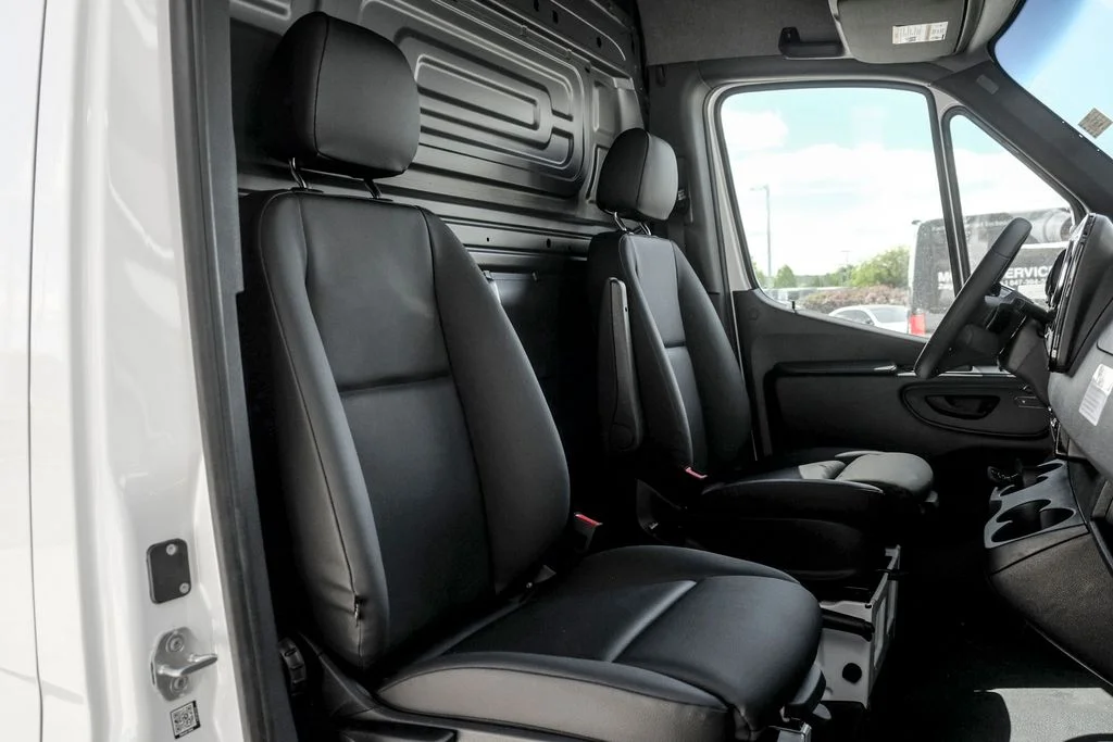 New 2026 Arctic White Mercedes-Benz Cargo 170 WB image 20