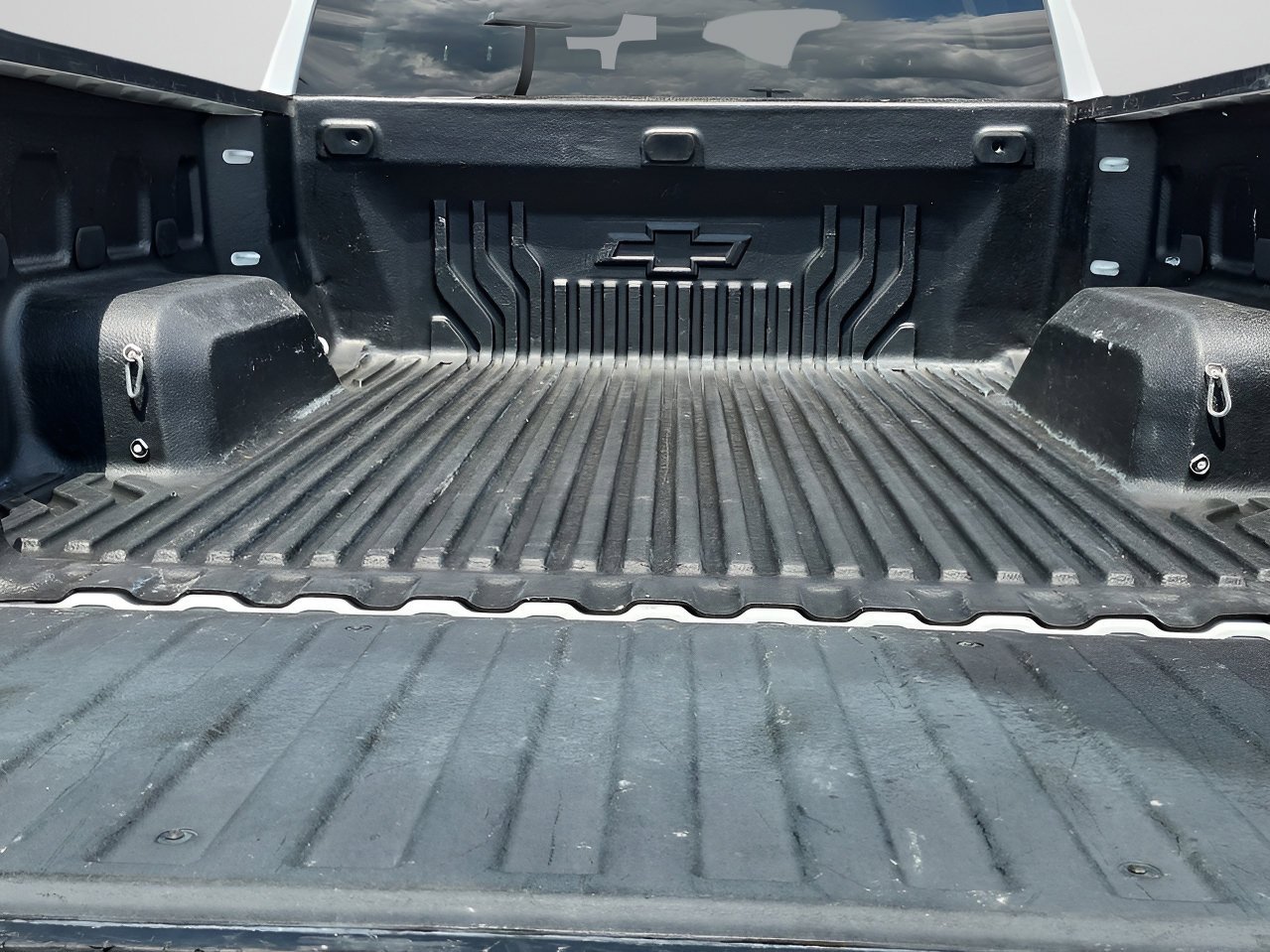 Used 2022 Summit White Chevrolet LT image 8