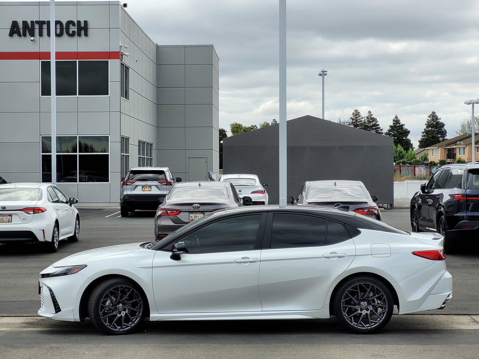Used 2025  Toyota  image 7