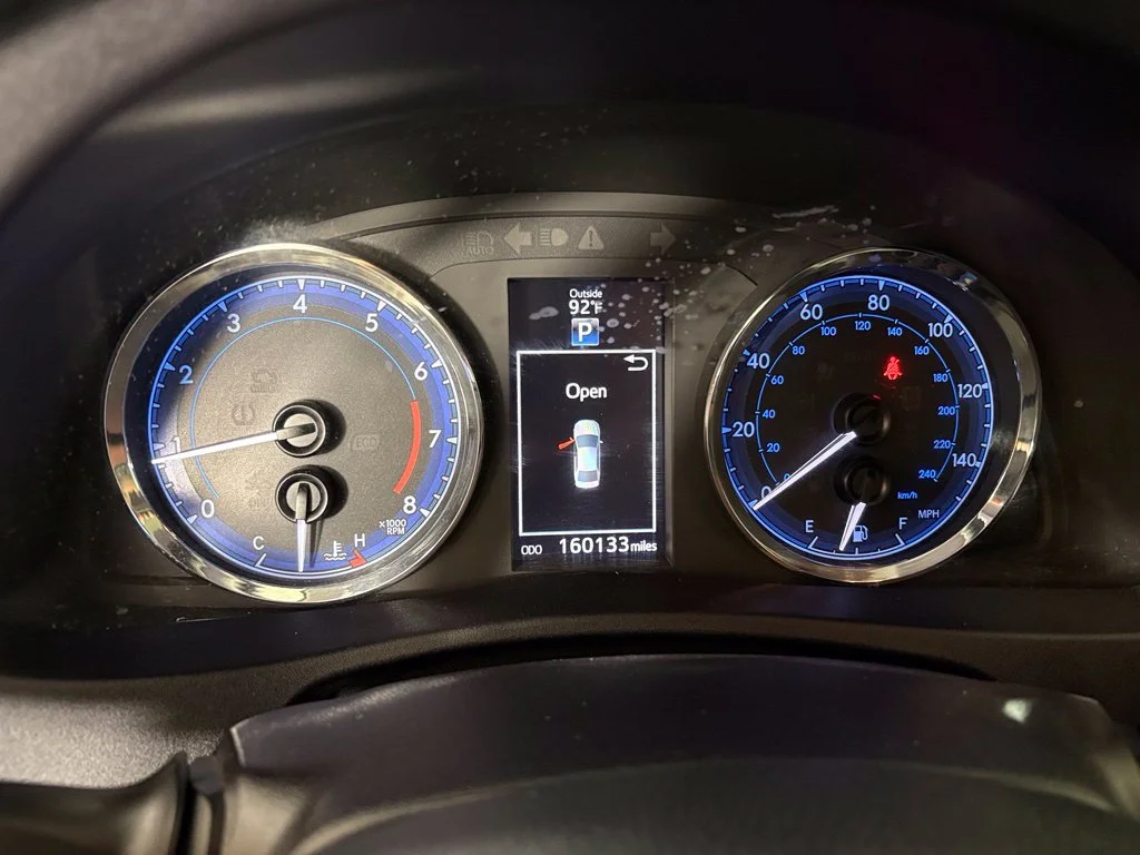 Used 2018 Gray Toyota SE image 21