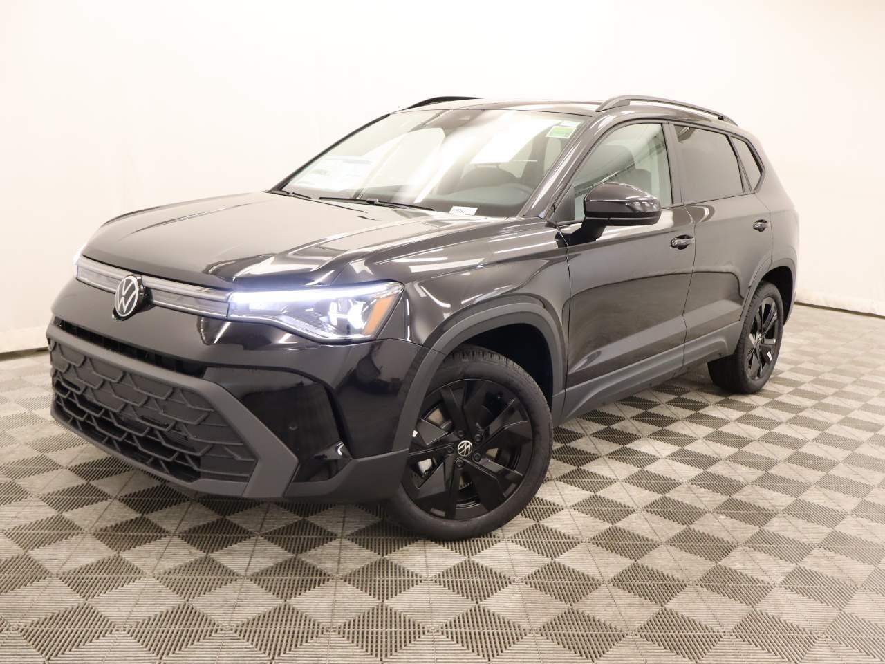 2026 Volkswagen Taos SE Black