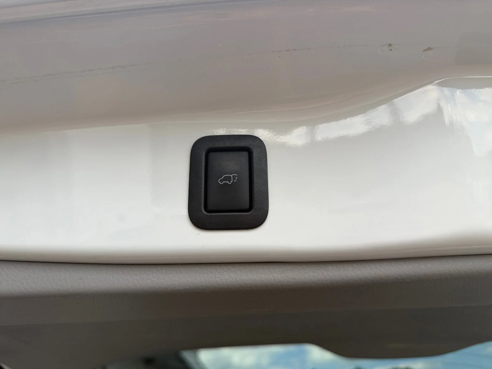 Used 2017 Blizzard Pearl Toyota XLE image 40