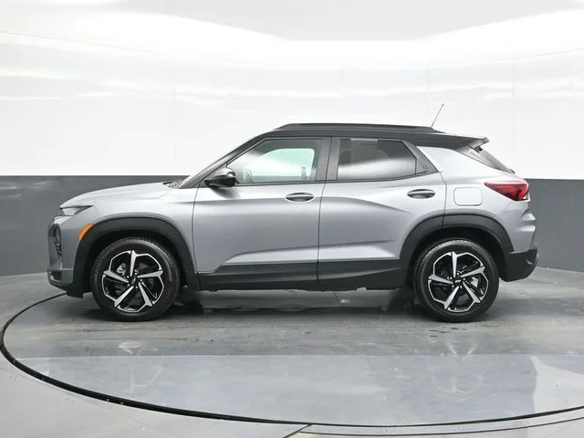 Used 2023 Gray Chevrolet RS image 4