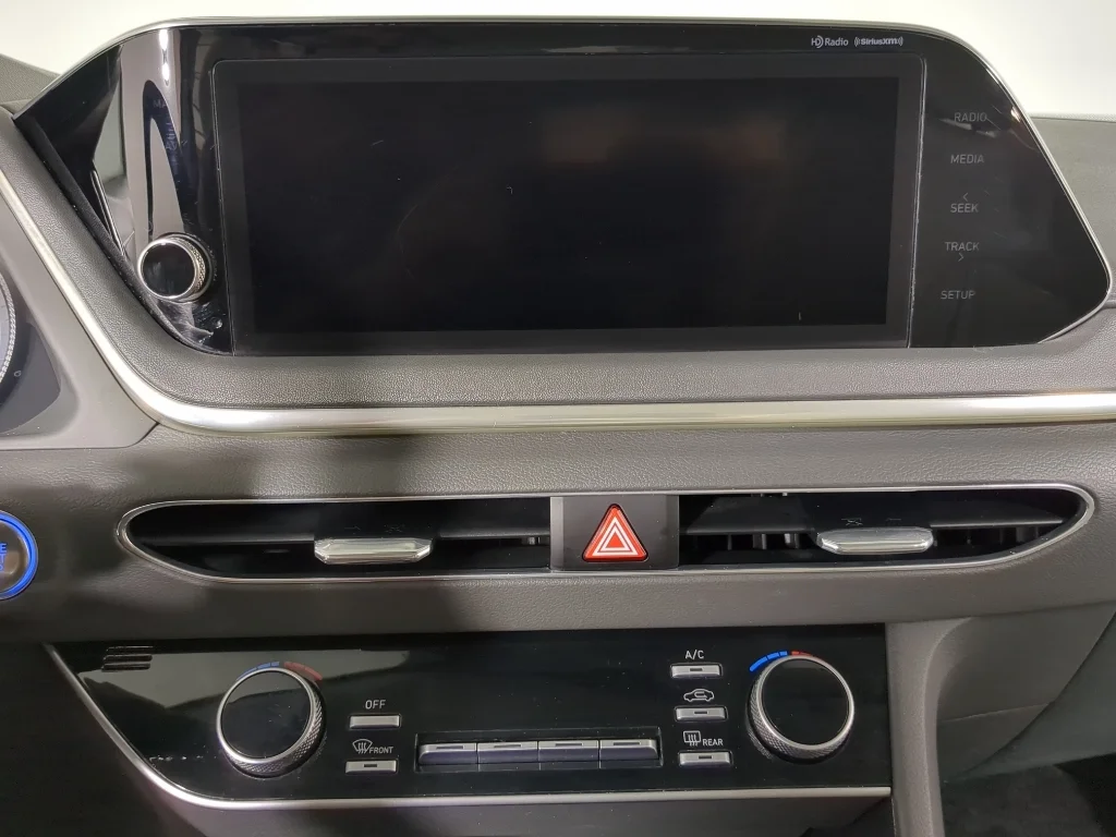Used 2023 Gray Hyundai SEL image 13