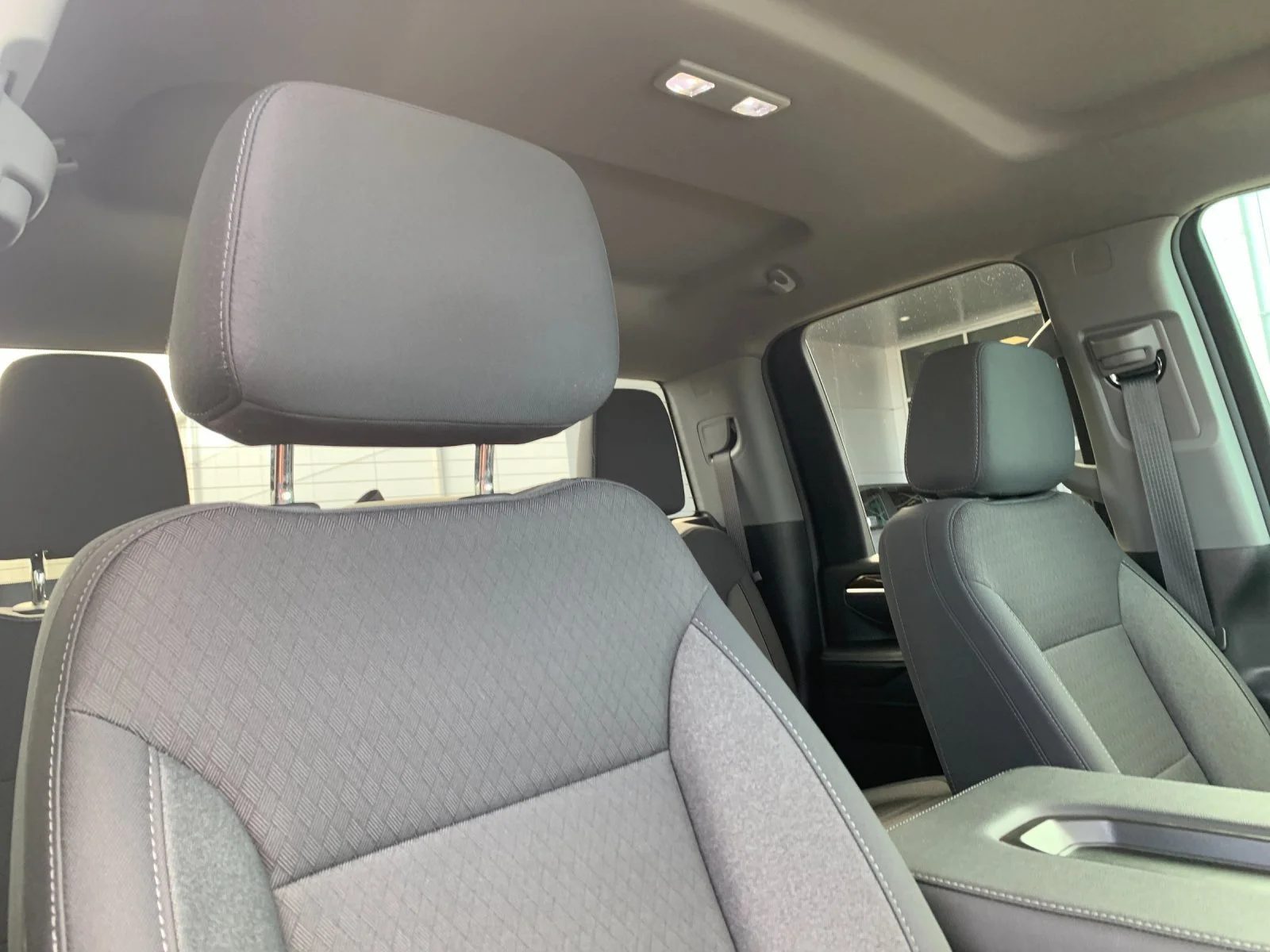 Used 2025 Summit White GMC SLE image 18