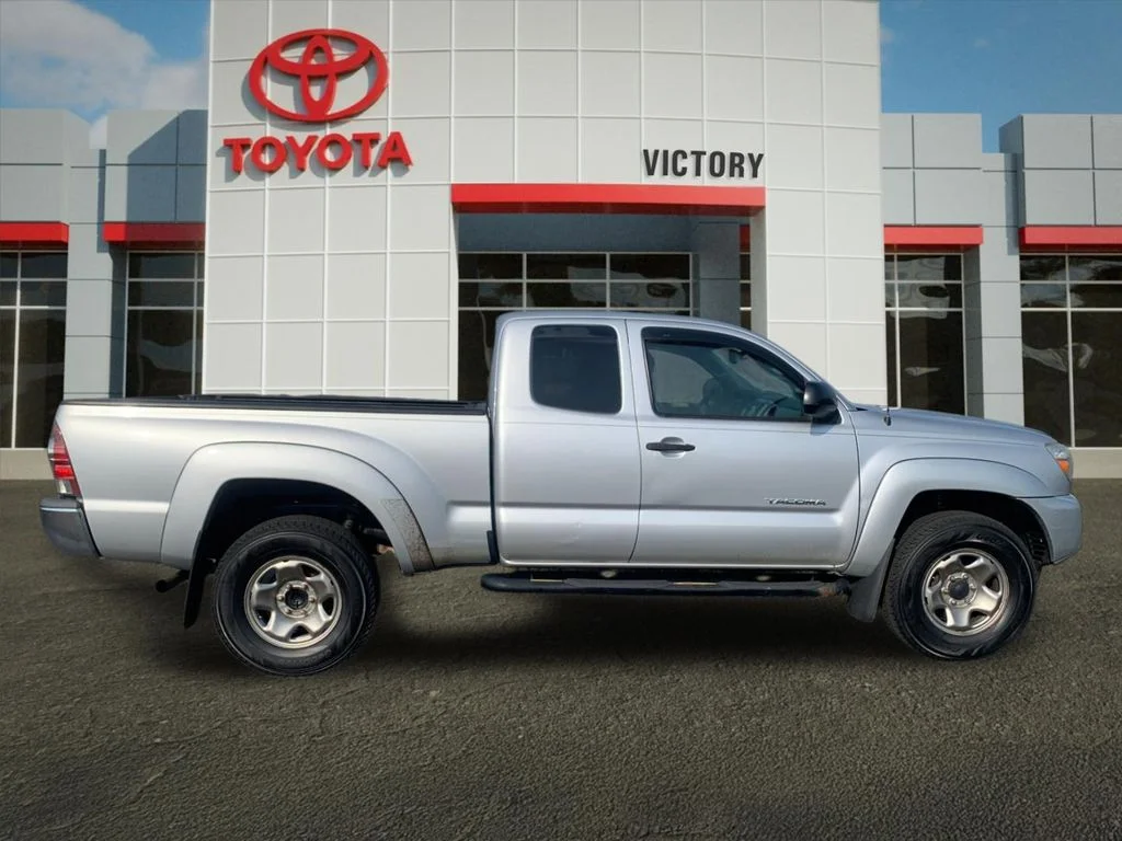 Used 2013 Silver Toyota Base image 2