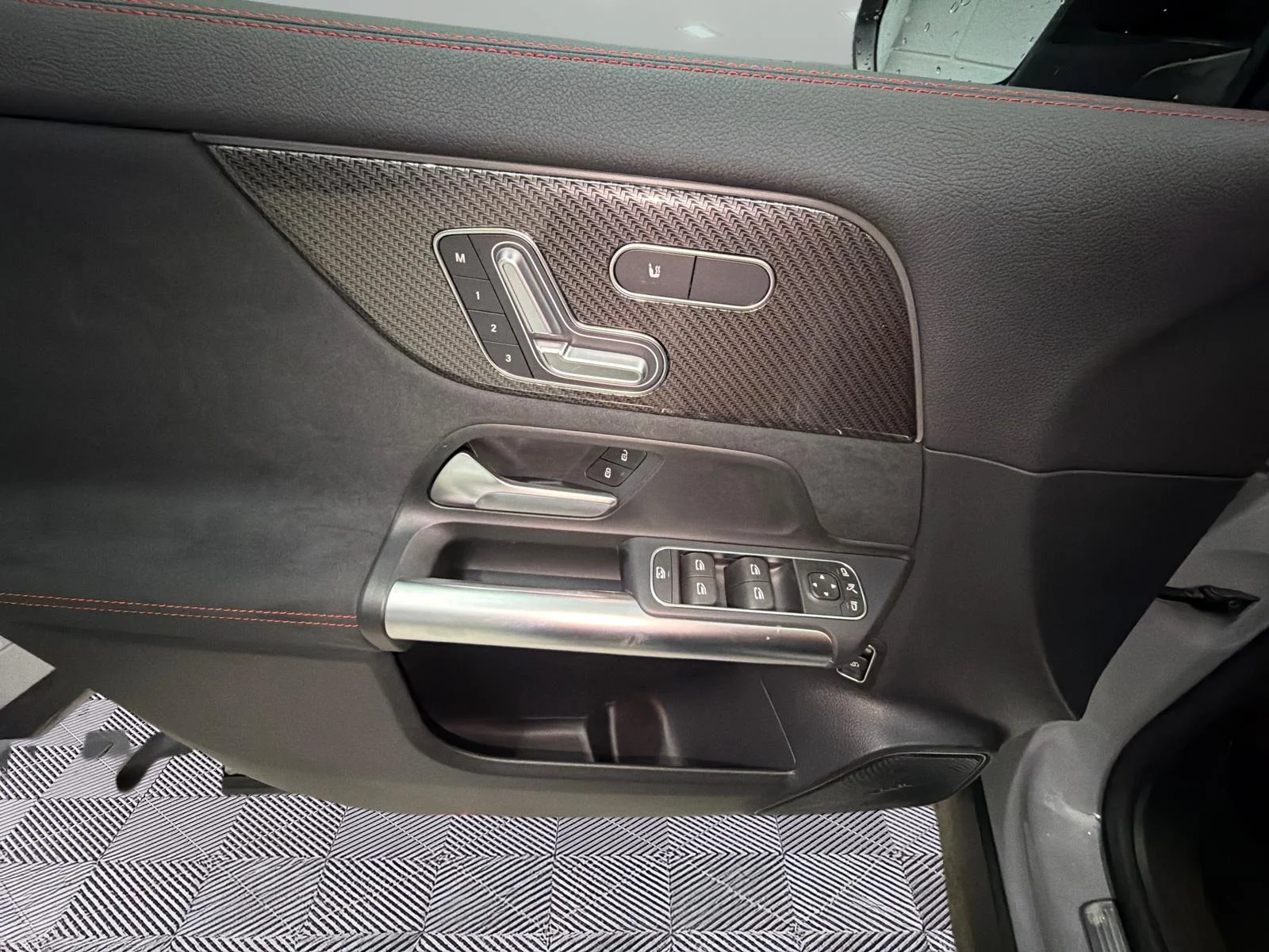 New 2026 Grey Mercedes-Benz AMG GLA 35 4MATIC SUV image 9