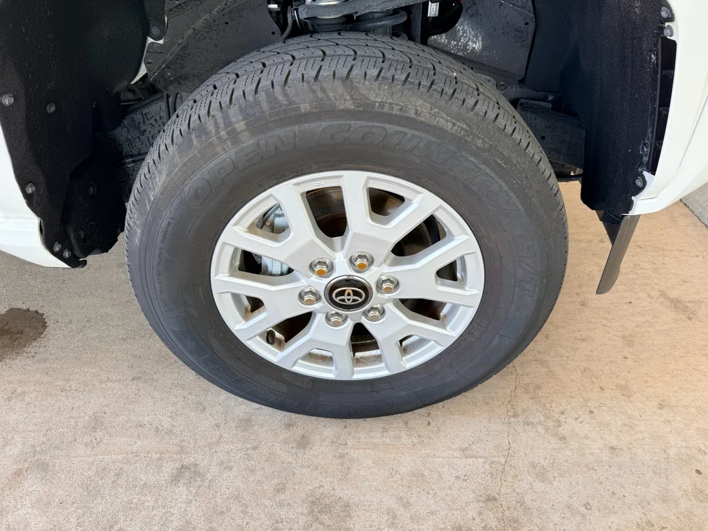 Used 2025 Ice Cap Toyota SR5 image 28