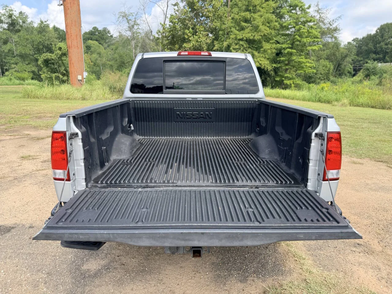 Used 2012 Silver Nissan SV 4x2 4dr Crew Cab SWB Pickup image 12