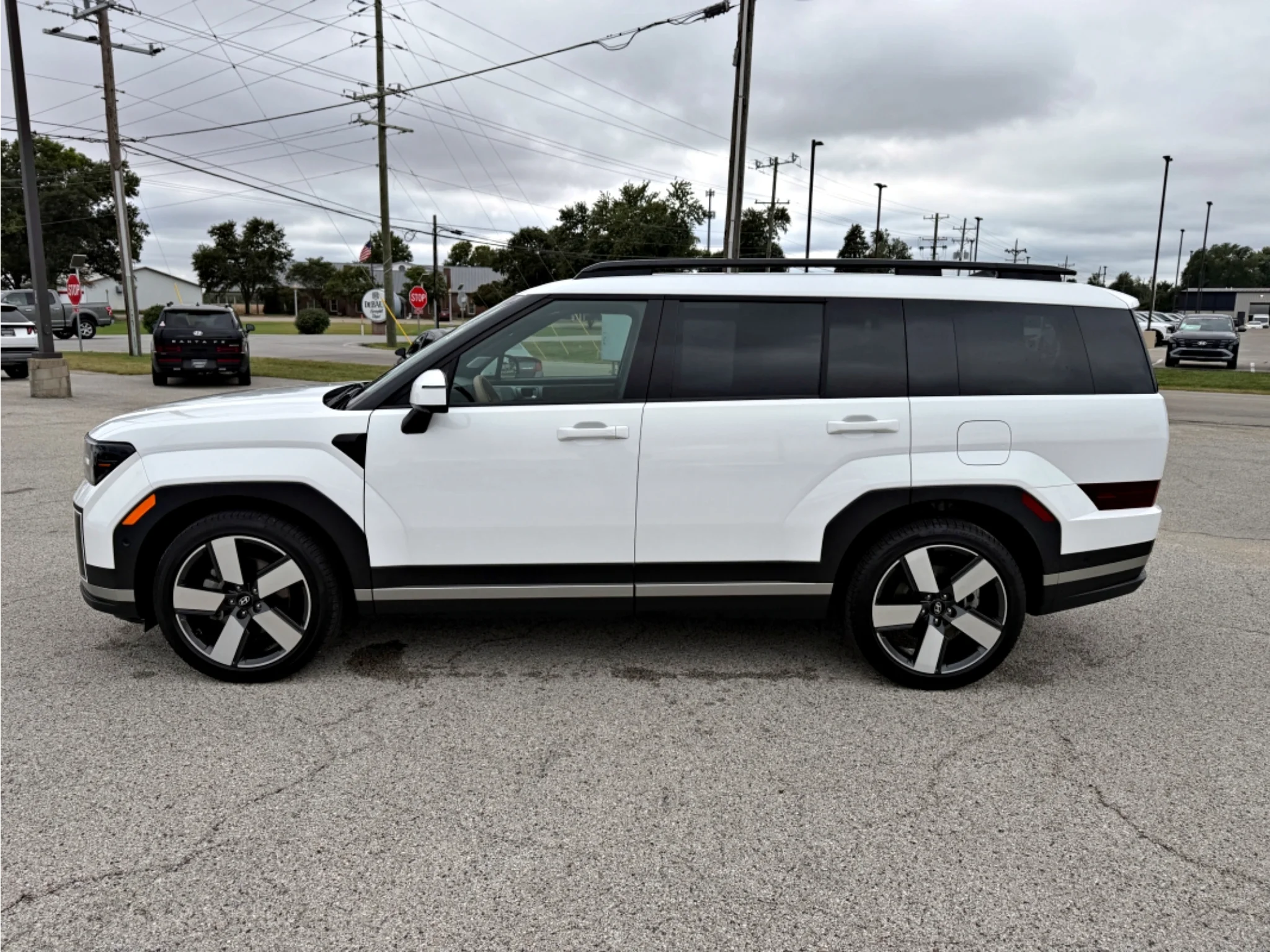 Used 2024 Serenity White Hyundai Limited image 9