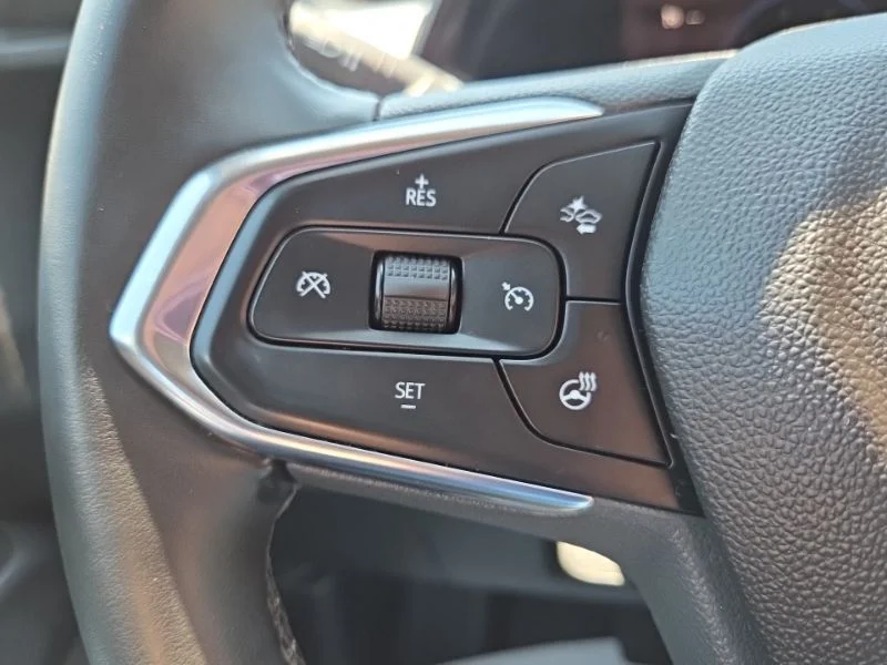 Used 2025 Blue Chevrolet ACTIV image 28